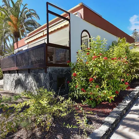 Red Rocks By Villagrancanaria San Agustin (Gran Canaria)
